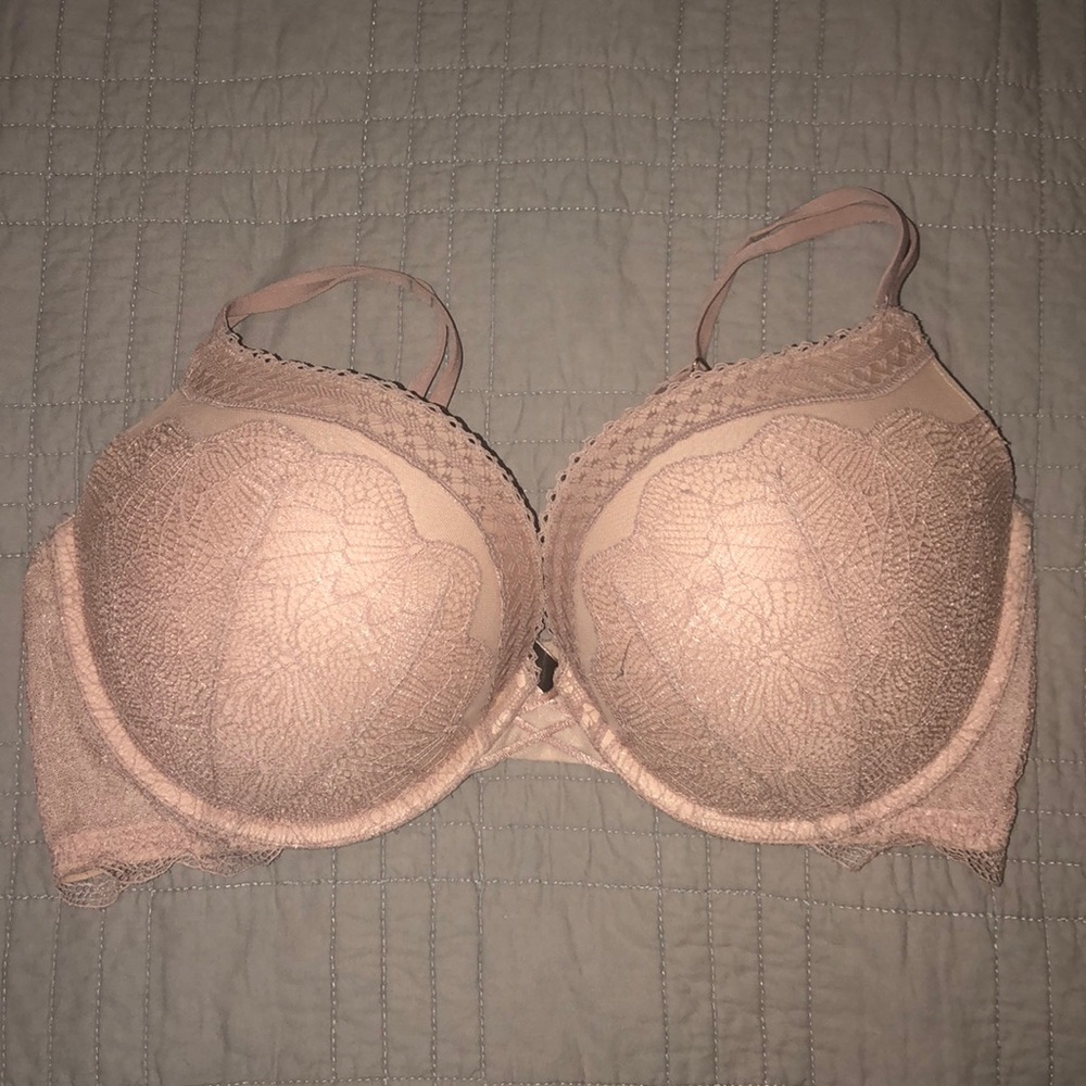 Victoria’s Secret push-up bra size 38D